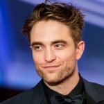 Robert Pattinson Positif COVID-19, Syuting The Batman Kembali Ditunda robert pattinson positif covid-19